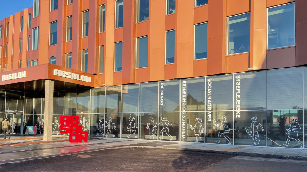 Absalon Campus Slagelse facadeudsmykning